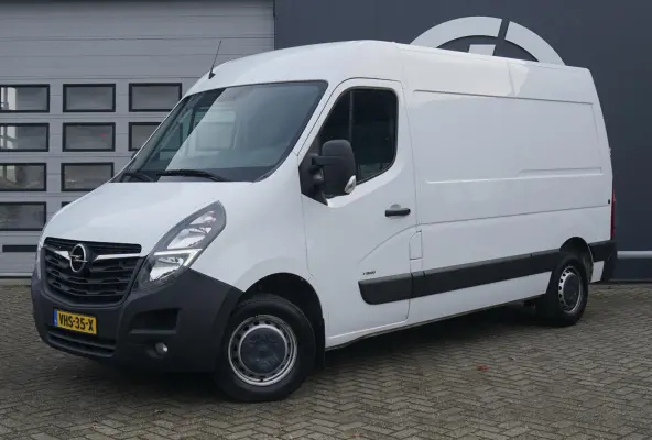 2.3 TURBO 150 PK L2H2 + 2500 KG TREKHAAK / CAMERA / CARPLAY / NAVIGATIE