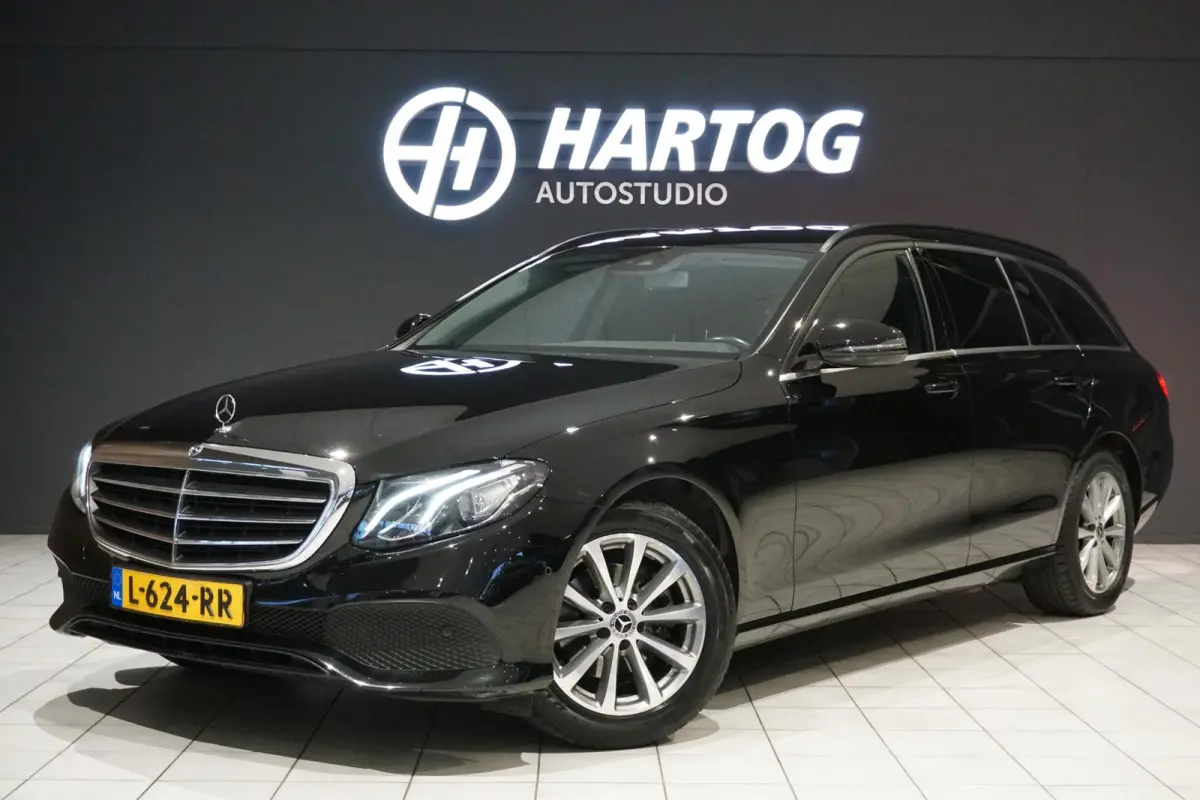 200 Premium *INCL. BTW* + CARPLAY / CAMERA / STOELVERWARMING