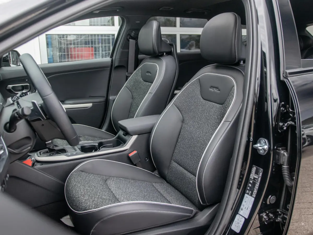Sportswagon 1.0 T-GDi MHEV Automaat GT-Line Launch Ed. | Schuif/Kanteldak | 17" | Full LED | Stoel&Stuur Verwarming | Flippers