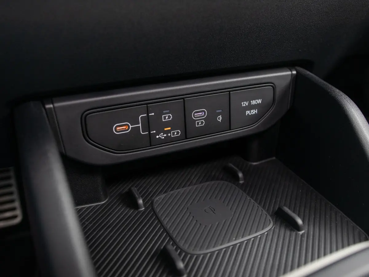 Sportswagon 1.0 T-GDi MHEV Automaat GT-Line Launch Ed. | Schuif/Kanteldak | 17" | Full LED | Stoel&Stuur Verwarming | Flippers