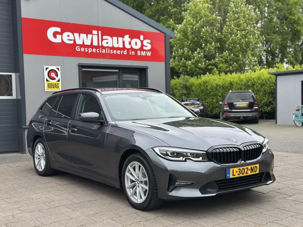 320i Leder|Camera|Sfeer|AdapLed