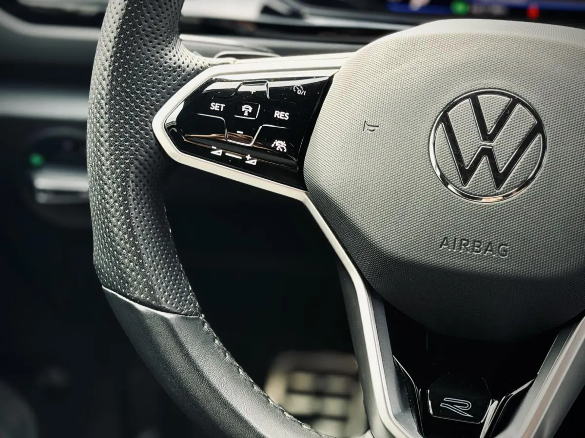 1.5 TSI R-Line DSG Keyless|Camera|IQ|Massag