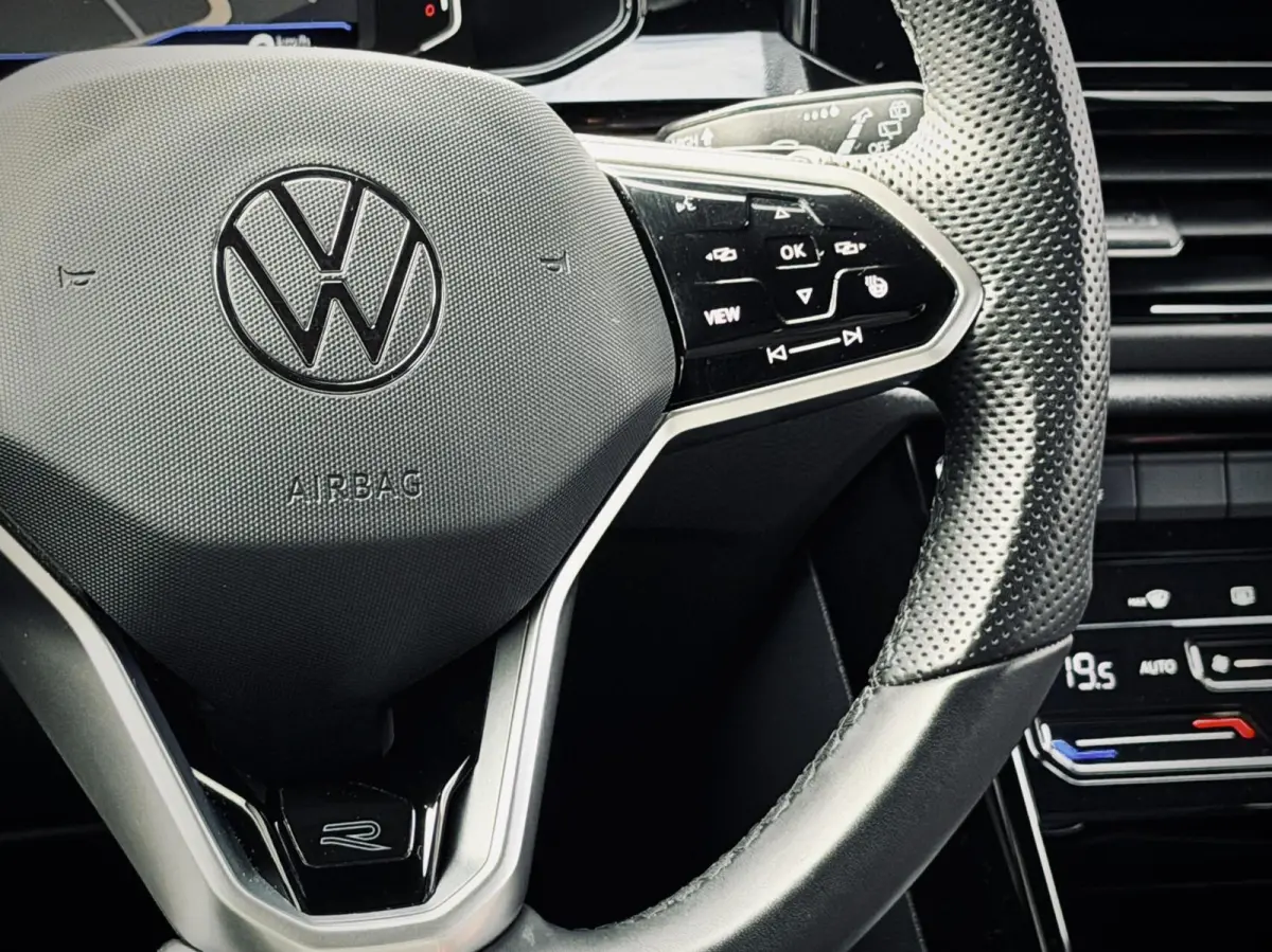 1.5 TSI R-Line DSG Keyless|Camera|IQ|Massag