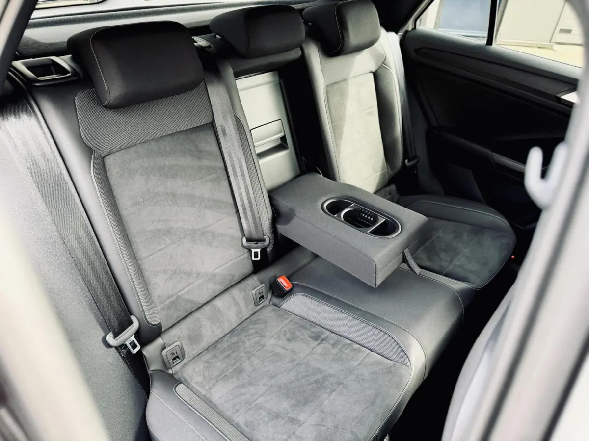 1.5 TSI R-Line DSG Keyless|Camera|IQ|Massag