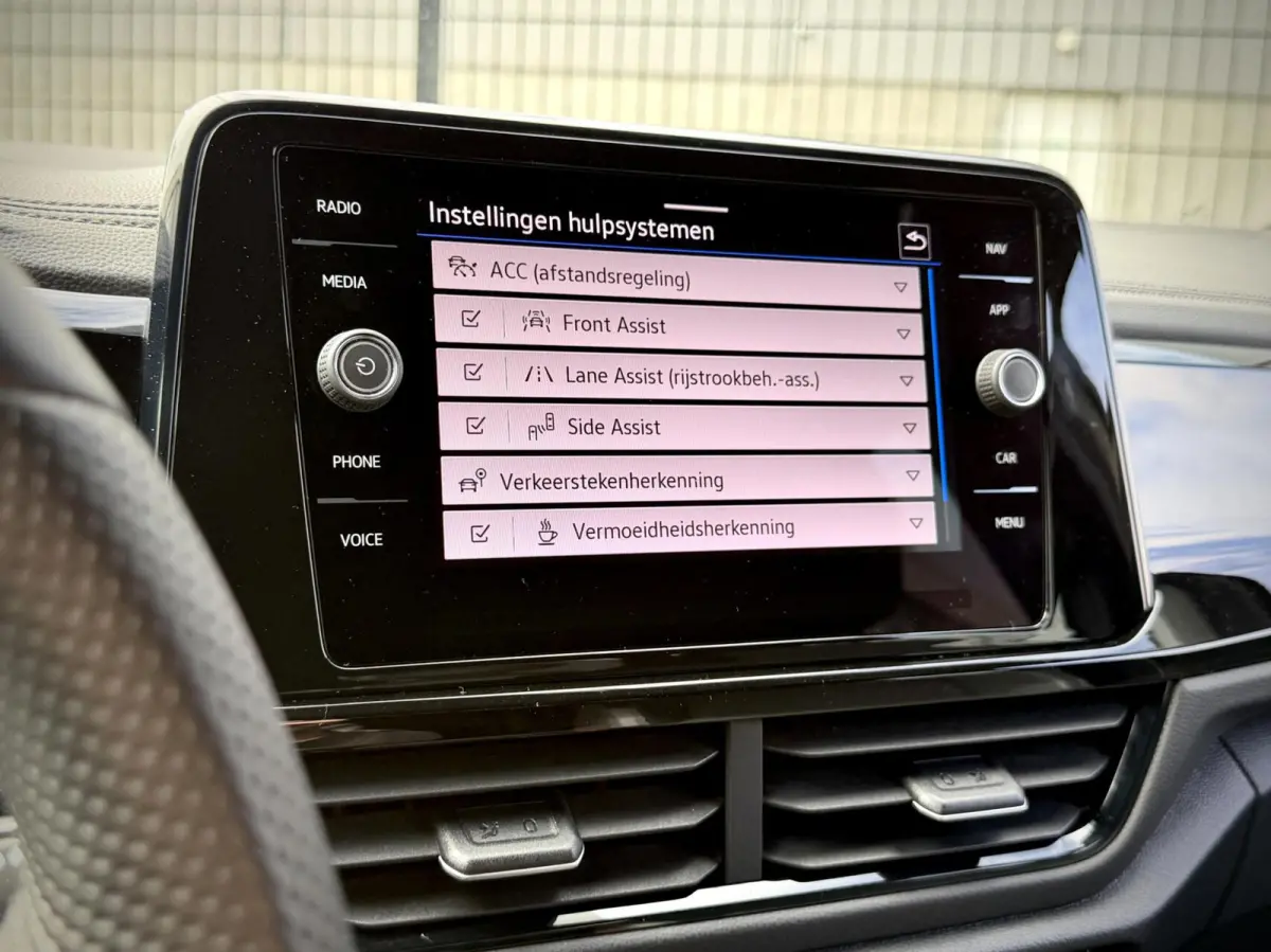 1.5 TSI R-Line DSG Keyless|Camera|IQ|Massag