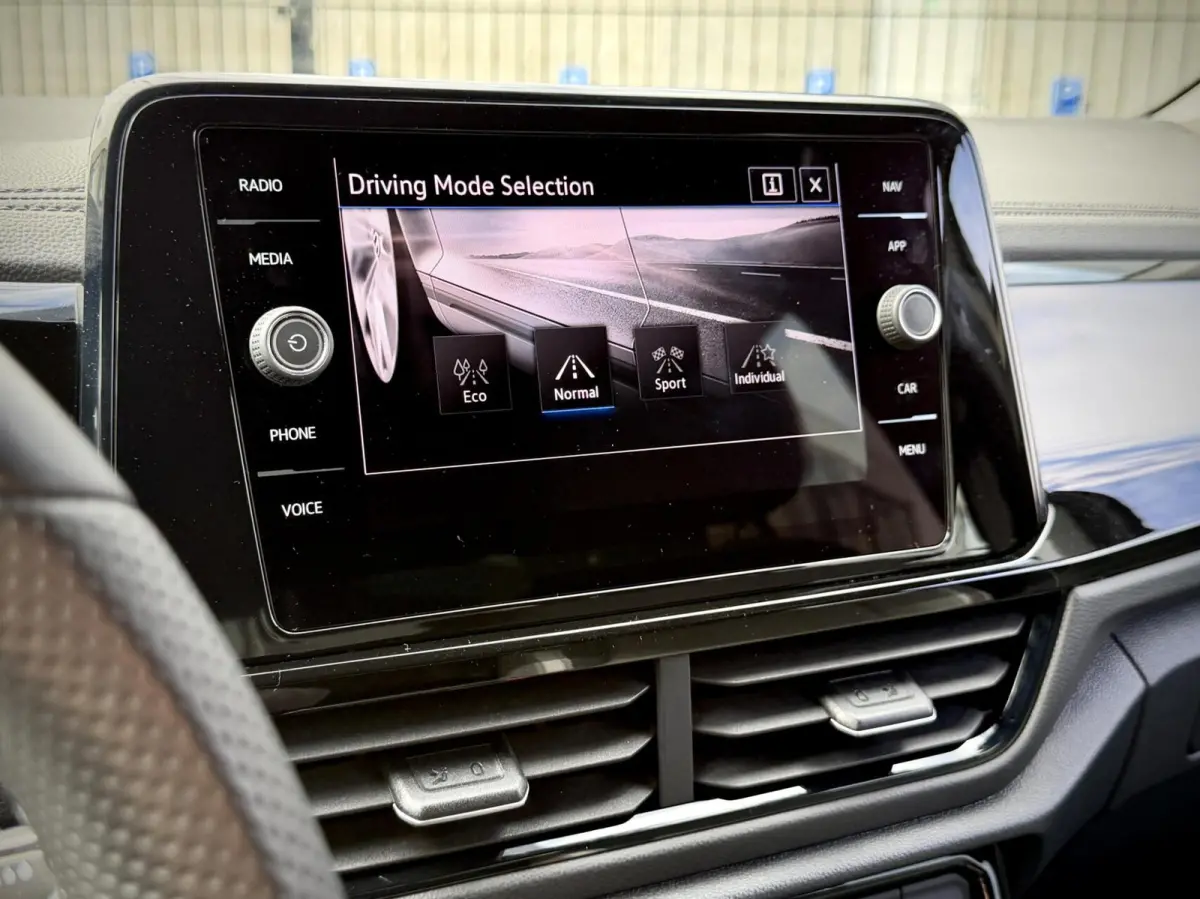 1.5 TSI R-Line DSG Keyless|Camera|IQ|Massag