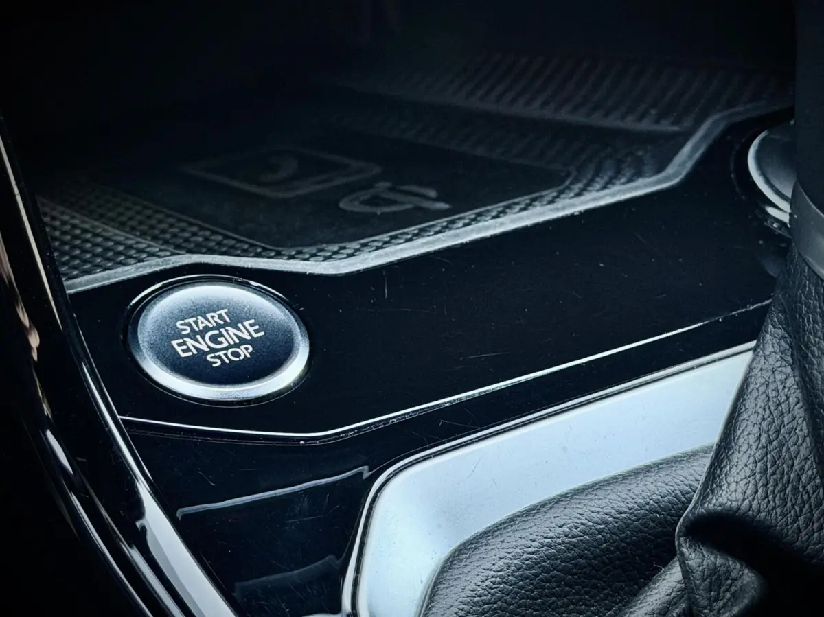 1.5 TSI R-Line DSG Keyless|Camera|IQ|Massag