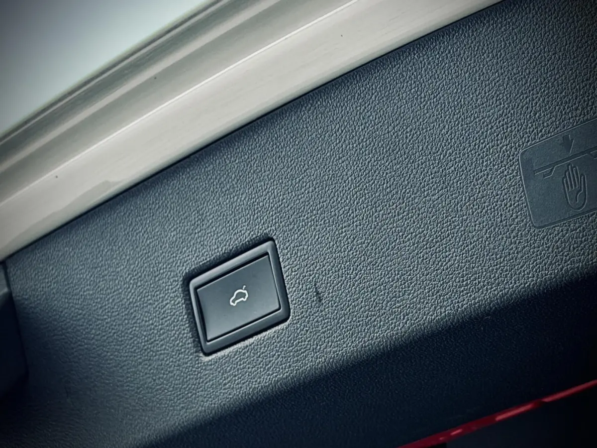 1.5 TSI R-Line DSG Keyless|Camera|IQ|Massag