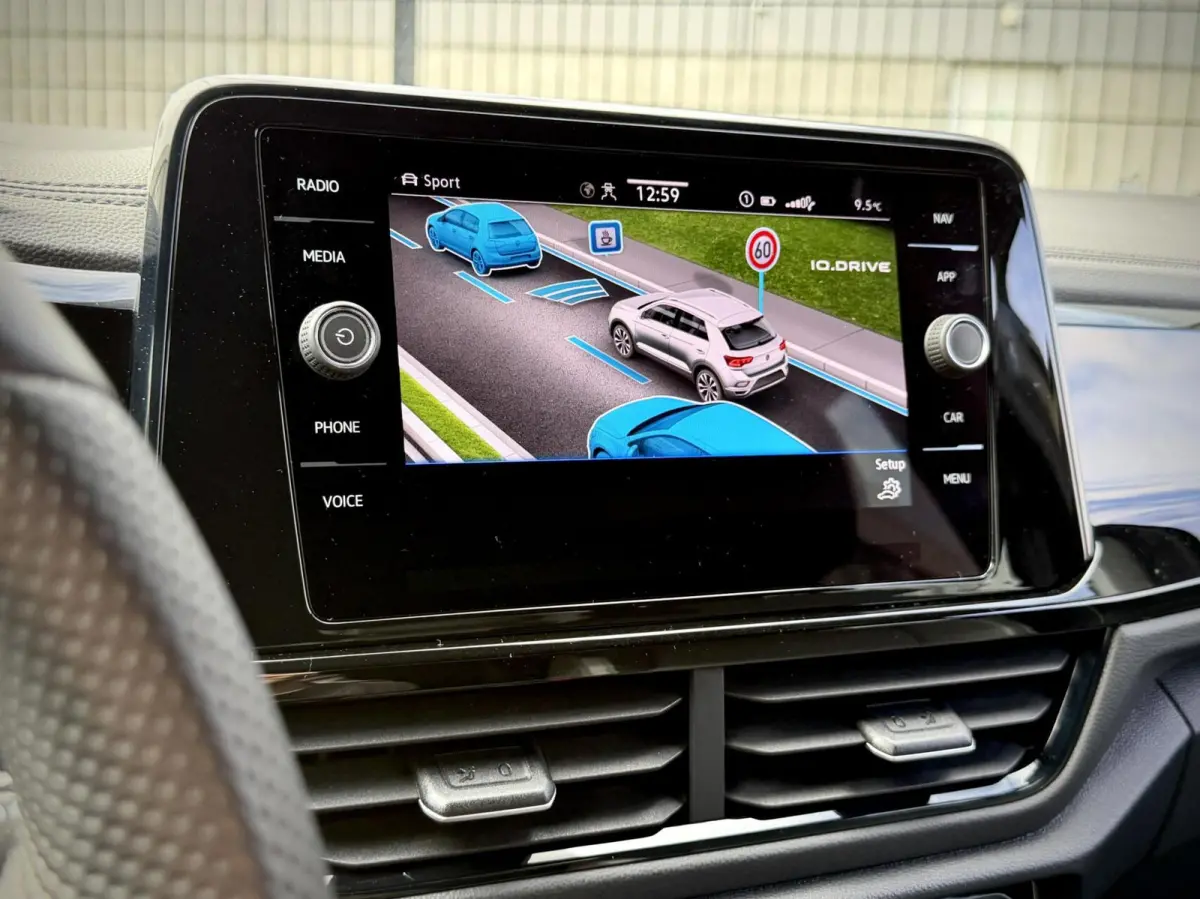 1.5 TSI R-Line DSG Keyless|Camera|IQ|Massag