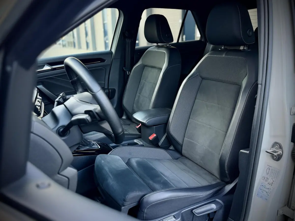 1.5 TSI R-Line DSG Keyless|Camera|IQ|Massag