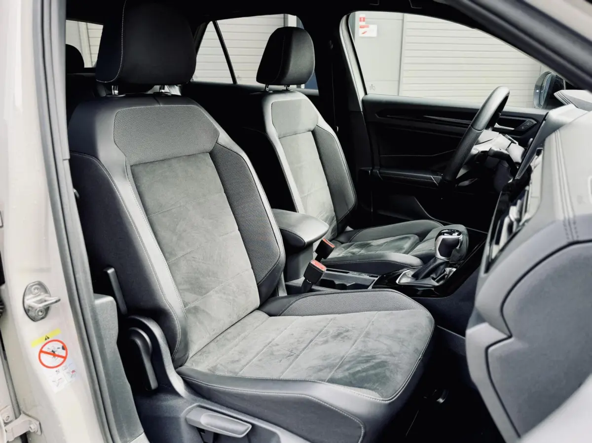 1.5 TSI R-Line DSG Keyless|Camera|IQ|Massag