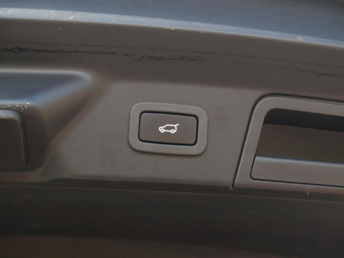 2.0 I4 Turbo AWD S | Panoramadak | 360 Camera | Meridian Surround | Apple Carplay |