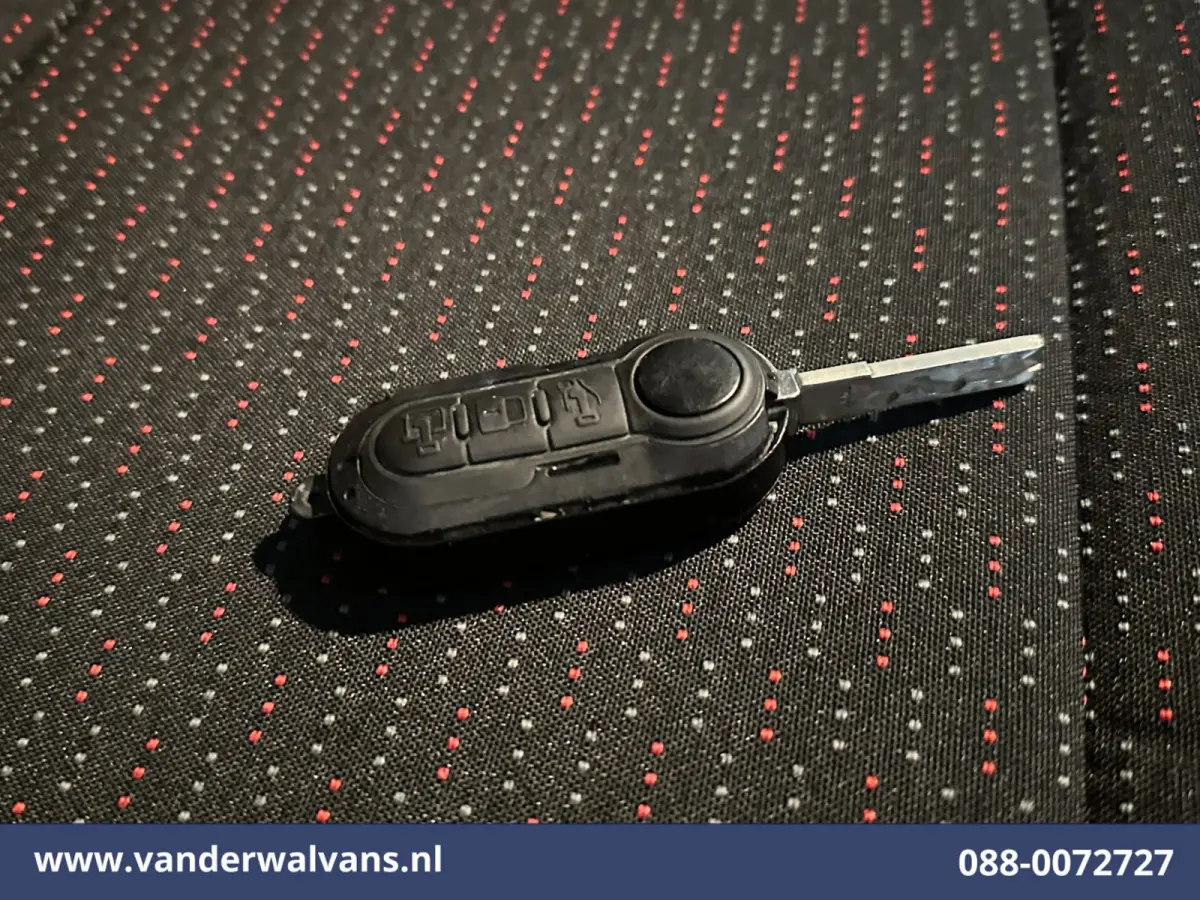 2.2D 120pk L2H2 Euro6 Airco | 2500kg Trekhaak | Apple Carplay | Cruisecontrol Android Auto | Bijrijdersbank Parkeersensoren
