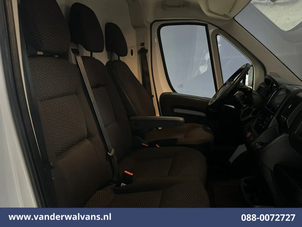2.2D 120pk L2H2 Euro6 Airco | 2500kg Trekhaak | Apple Carplay | Cruisecontrol Android Auto | Bijrijdersbank Parkeersensoren