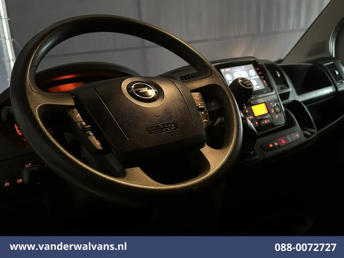 2.2D 120pk L2H2 Euro6 Airco | 2500kg Trekhaak | Apple Carplay | Cruisecontrol Android Auto | Bijrijdersbank Parkeersensoren
