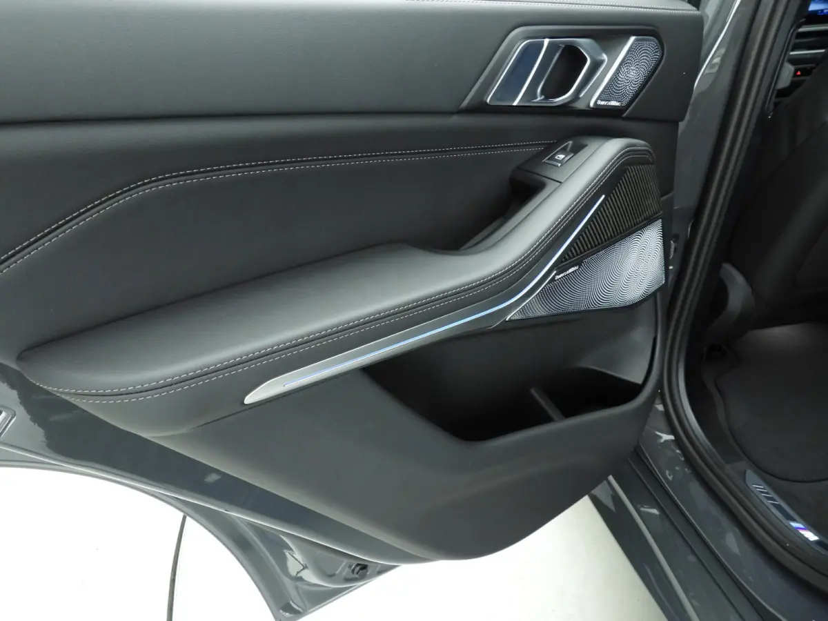 xDrive50e M-Sportpakket-Pro / Panoramadak / Trekhaak / Driving assist prof / Exclusive Pack / Comfort plus Pack / Bower & Wilkens