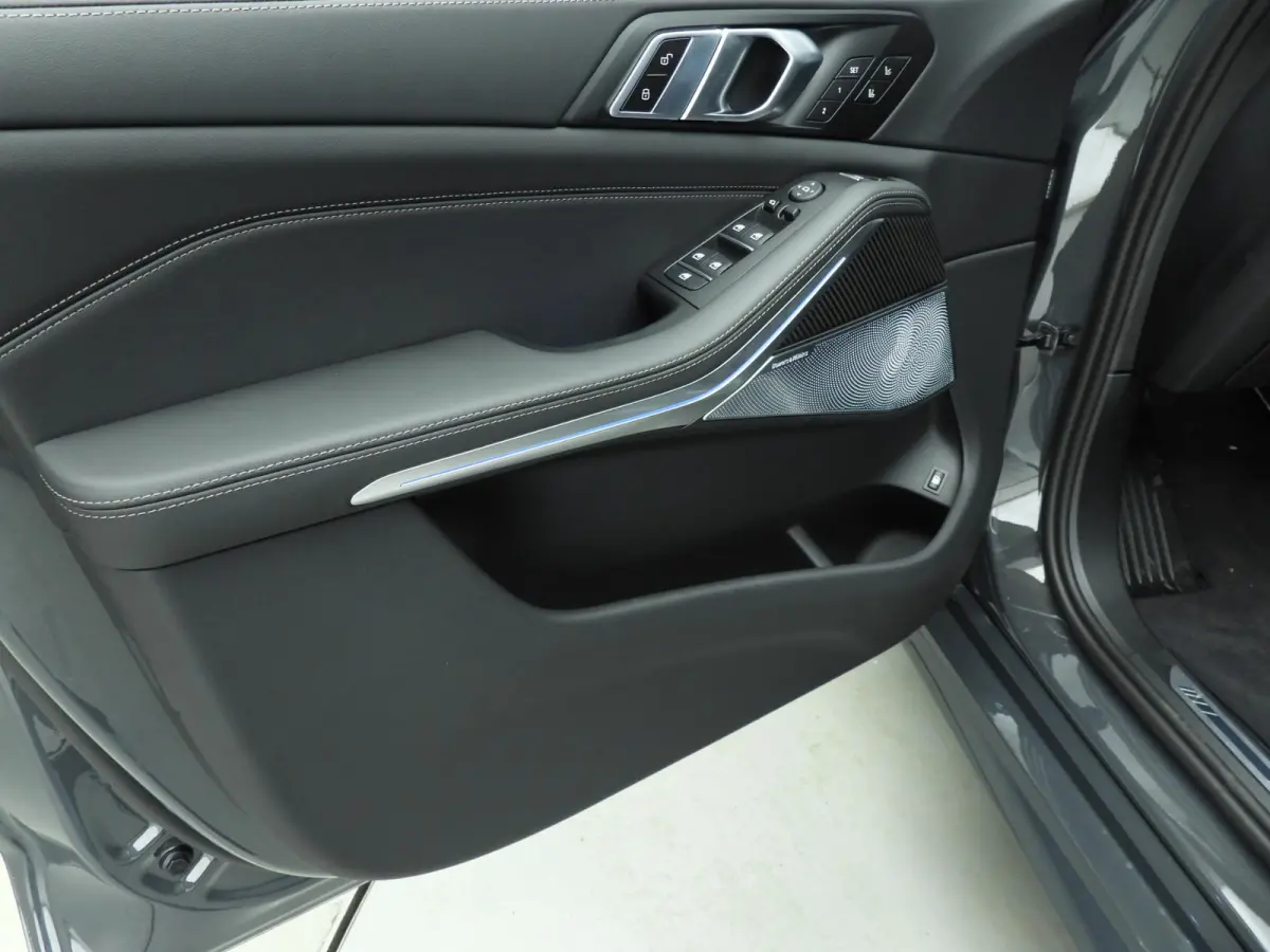 xDrive50e M-Sportpakket-Pro / Panoramadak / Trekhaak / Driving assist prof / Exclusive Pack / Comfort plus Pack / Bower & Wilkens
