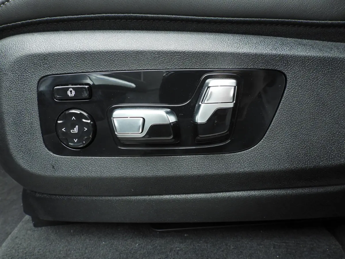 xDrive50e M-Sportpakket-Pro / Panoramadak / Trekhaak / Driving assist prof / Exclusive Pack / Comfort plus Pack / Bower & Wilkens