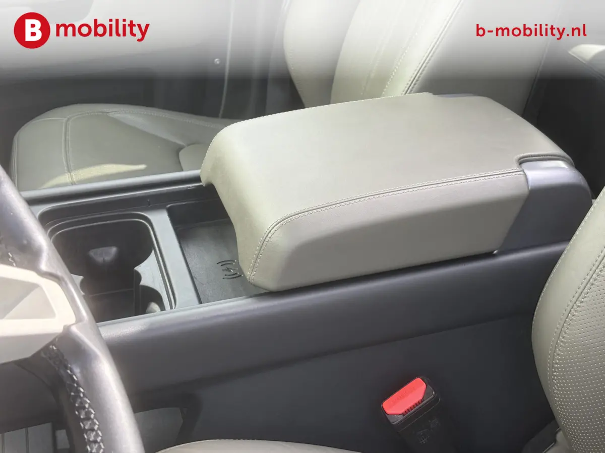 2.0 P400e 110 X Hybride AWD 4x4 Trekhaak 3000kg Dealer Onderhouden! | Adaptive Cruise Control | Panoramadak | Luchtvering | 360 Camera