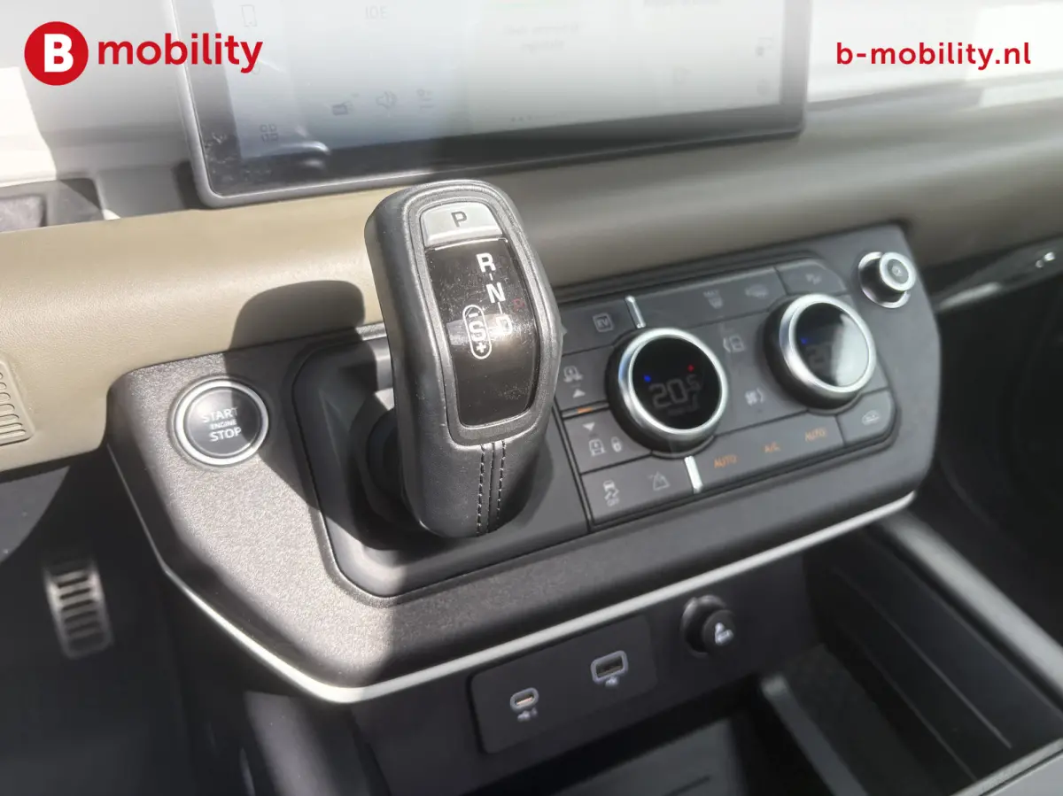2.0 P400e 110 X Hybride AWD 4x4 Trekhaak 3000kg Dealer Onderhouden! | Adaptive Cruise Control | Panoramadak | Luchtvering | 360 Camera
