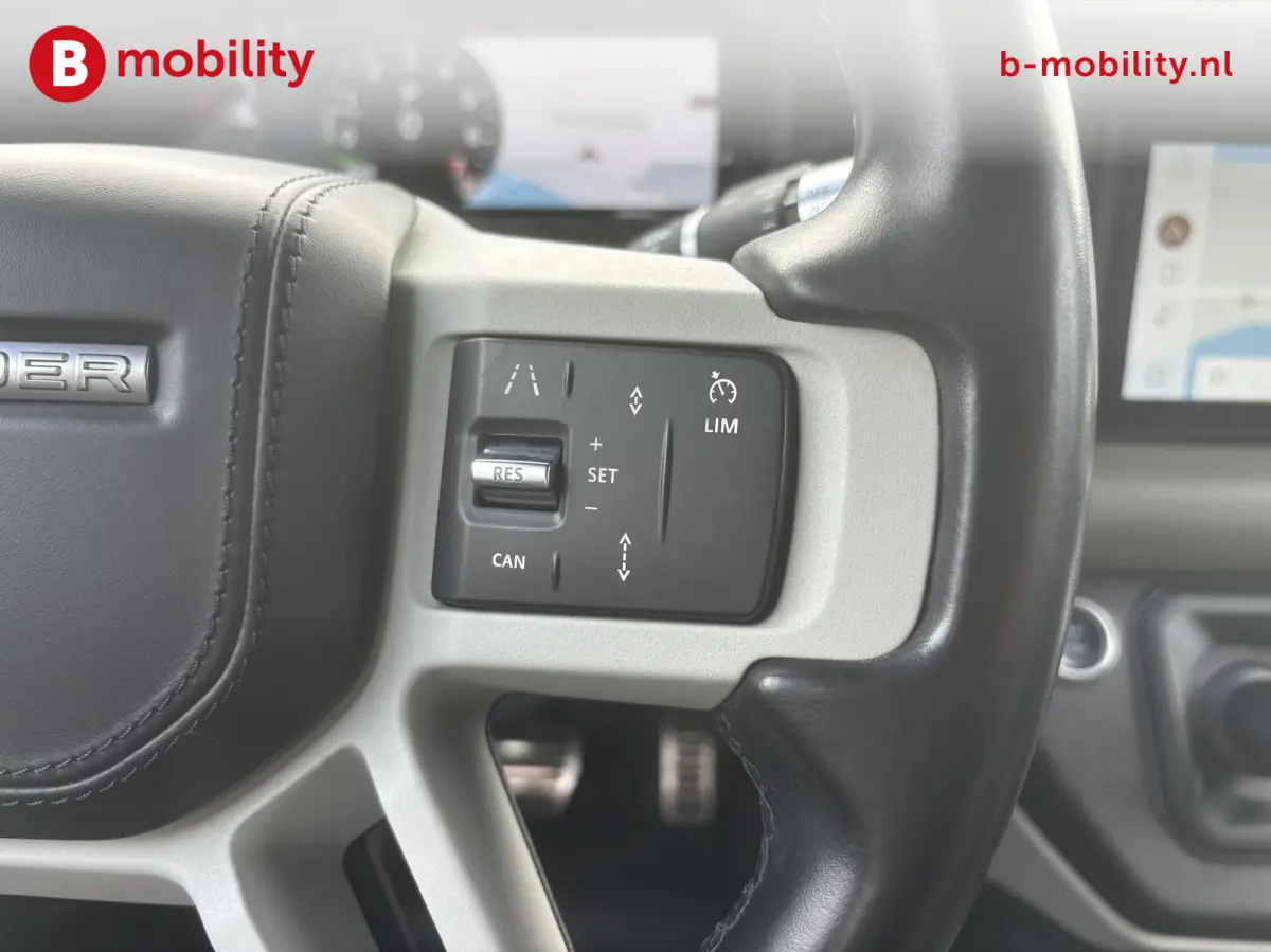 2.0 P400e 110 X Hybride AWD 4x4 Trekhaak 3000kg Dealer Onderhouden! | Adaptive Cruise Control | Panoramadak | Luchtvering | 360 Camera