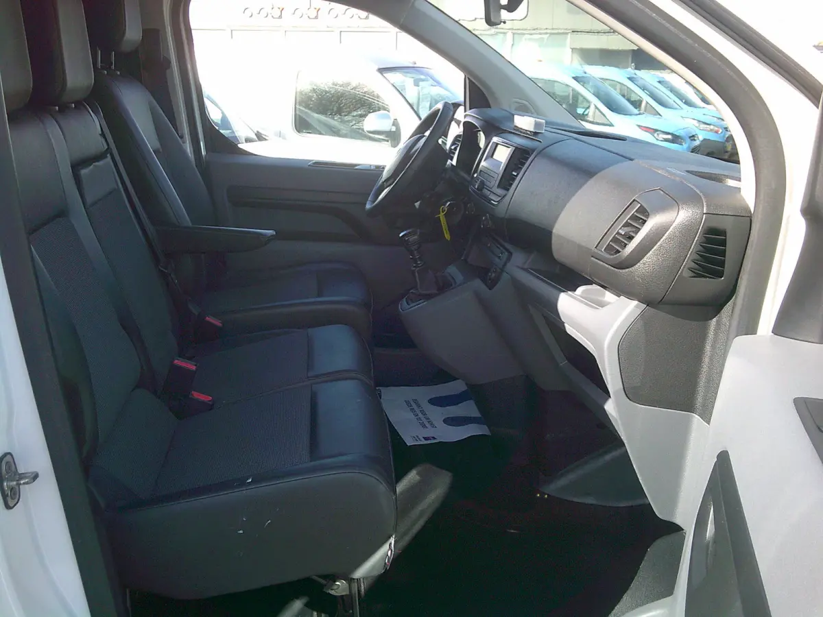 2.0 D-4D Cool Comfort VOORZIEN VAN DUBB, ZIJSCHUIFDEUR+AIRCO !!