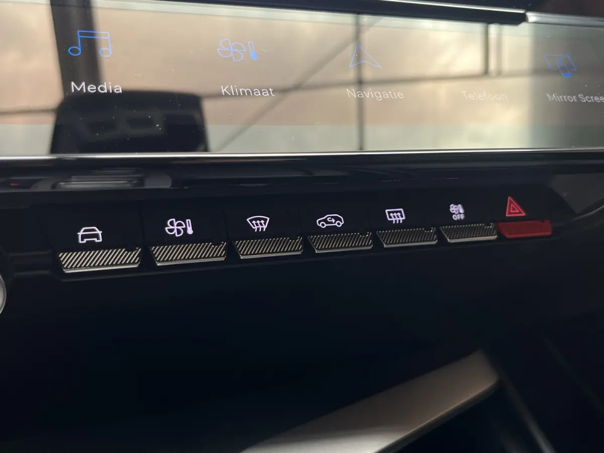 HYbrid 225 EAT8 Automaat GT | Adaptive Cruise Contol | Keyless | Camera rondom | Elektrische achterklep | Carplay/Android Auto | Stuurwiel verwarmd |