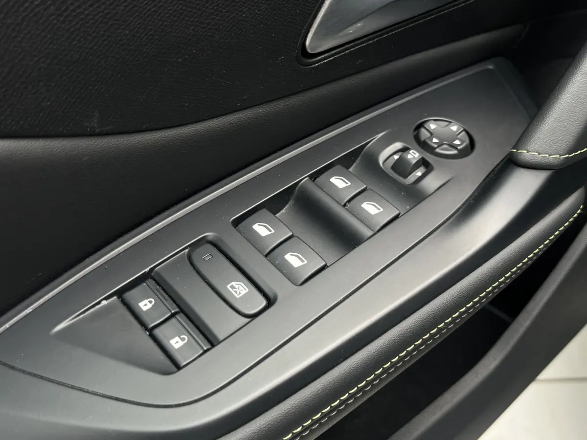 HYbrid 225 EAT8 Automaat GT | Adaptive Cruise Contol | Keyless | Camera rondom | Elektrische achterklep | Carplay/Android Auto | Stuurwiel verwarmd |