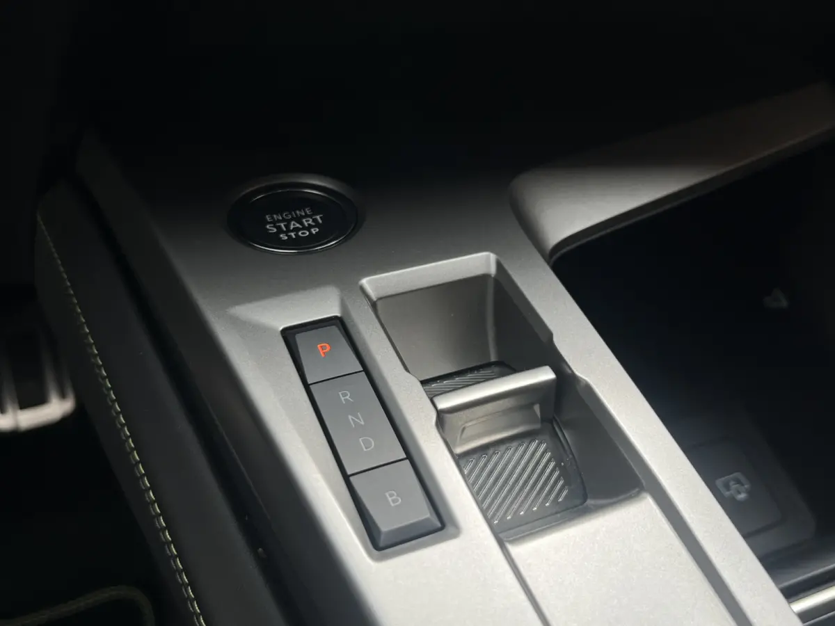 HYbrid 225 EAT8 Automaat GT | Adaptive Cruise Contol | Keyless | Camera rondom | Elektrische achterklep | Carplay/Android Auto | Stuurwiel verwarmd |
