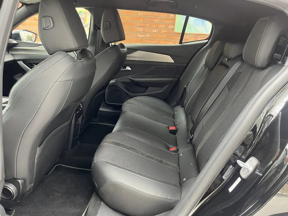 HYbrid 225 EAT8 Automaat GT | Adaptive Cruise Contol | Keyless | Camera rondom | Elektrische achterklep | Carplay/Android Auto | Stuurwiel verwarmd |