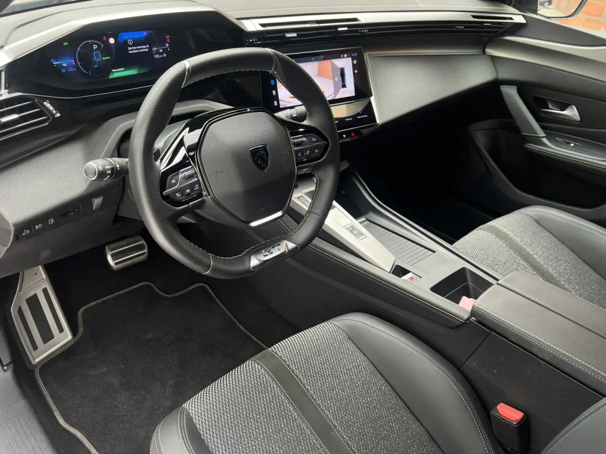 HYbrid 225 EAT8 Automaat GT | Adaptive Cruise Contol | Keyless | Camera rondom | Elektrische achterklep | Carplay/Android Auto | Stuurwiel verwarmd |