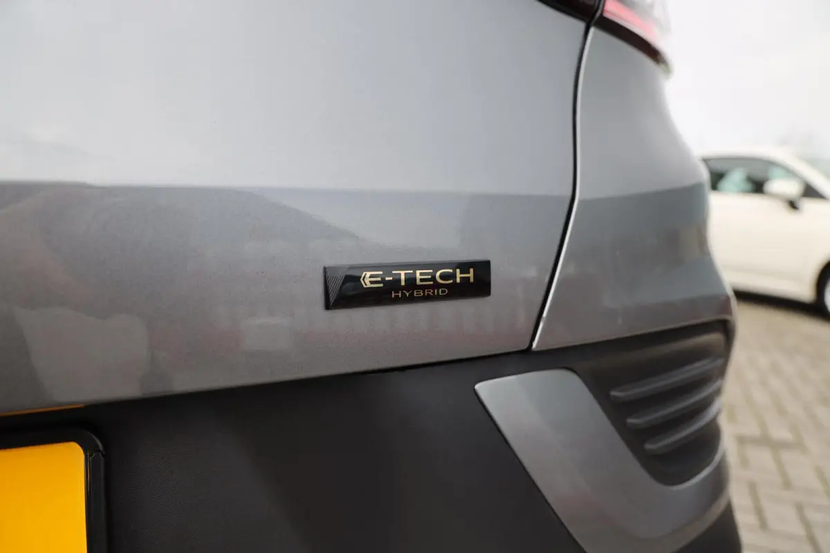 1.6 E-Tech full hybrid 145 evolution|Automaat|Camera|Apple carplay/android auto|Navi|