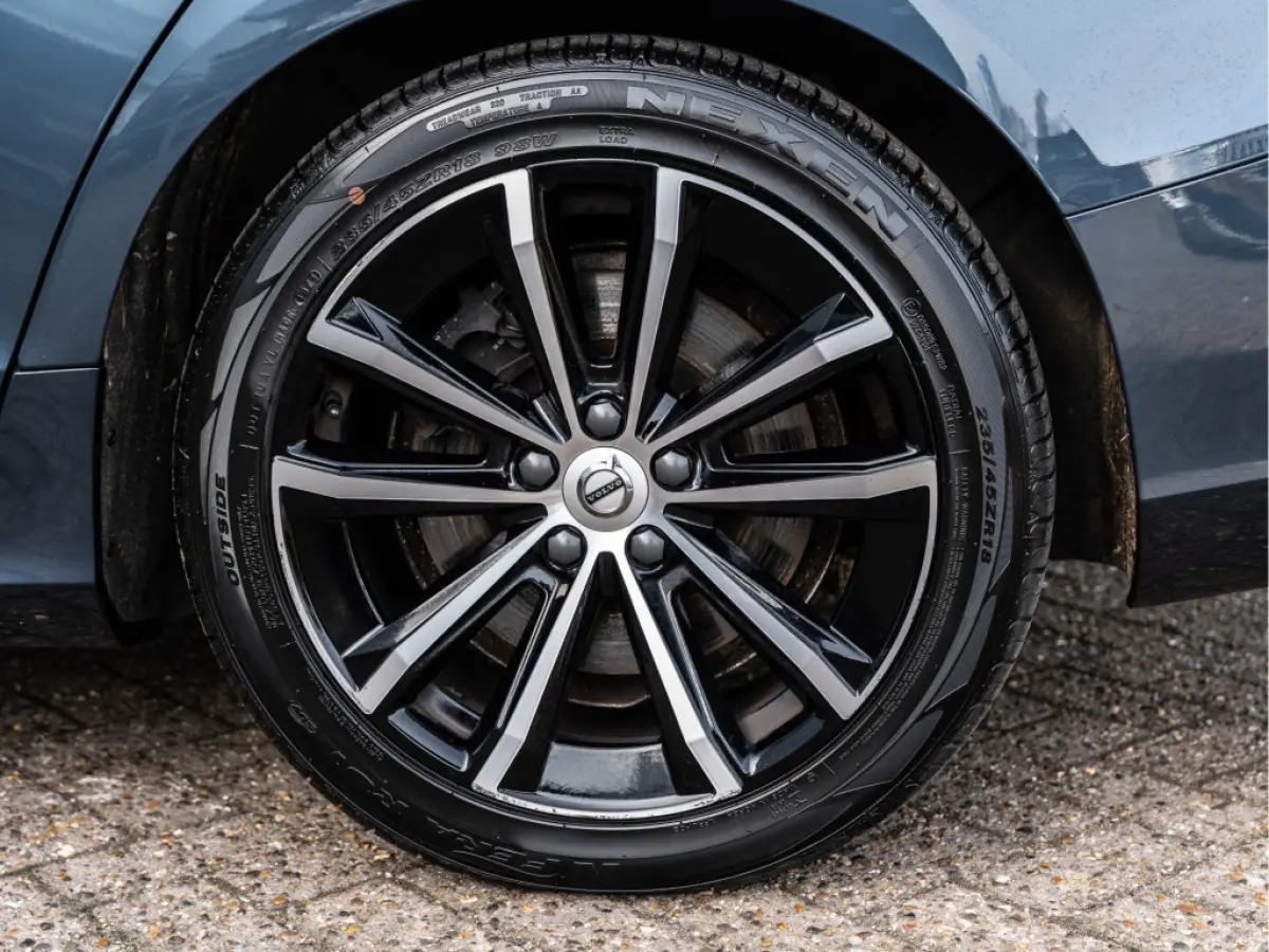 2.0 T6 Plug-in hybrid AWD Ultimate Bright