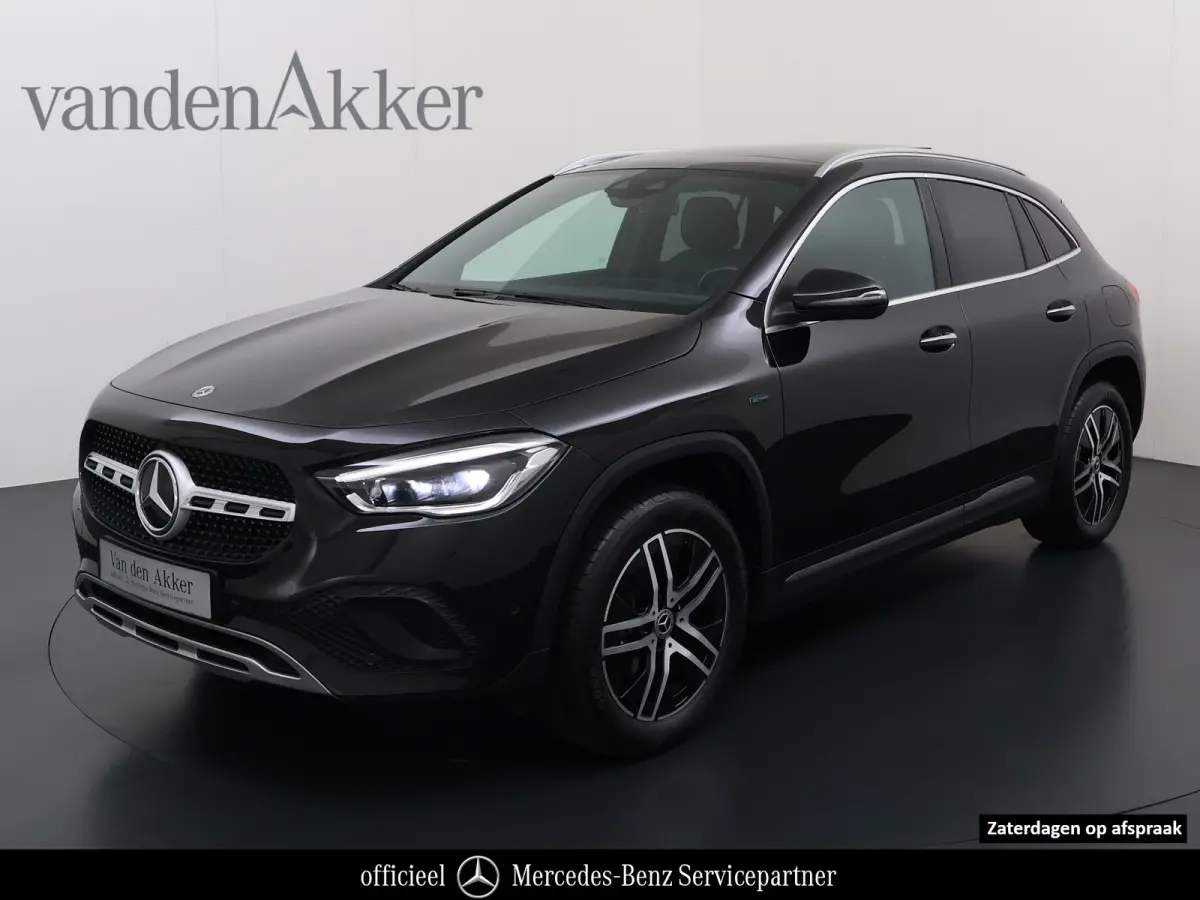250e Luxury // SoH 98% // Panoramadak // Memory // MultiBeam LED // Carplay // Keyless // Augmented Reality Sfeerverlichting