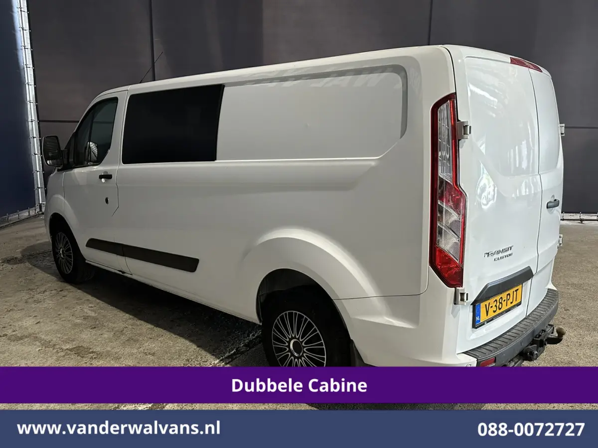 2.0 TDCI 130pk L2H1 Dubbele Cabine Euro6 Airco | 6-Zits | LED | Cruisecontrol | Trekhaak Parkeersensoren, Verwarmde voorruit