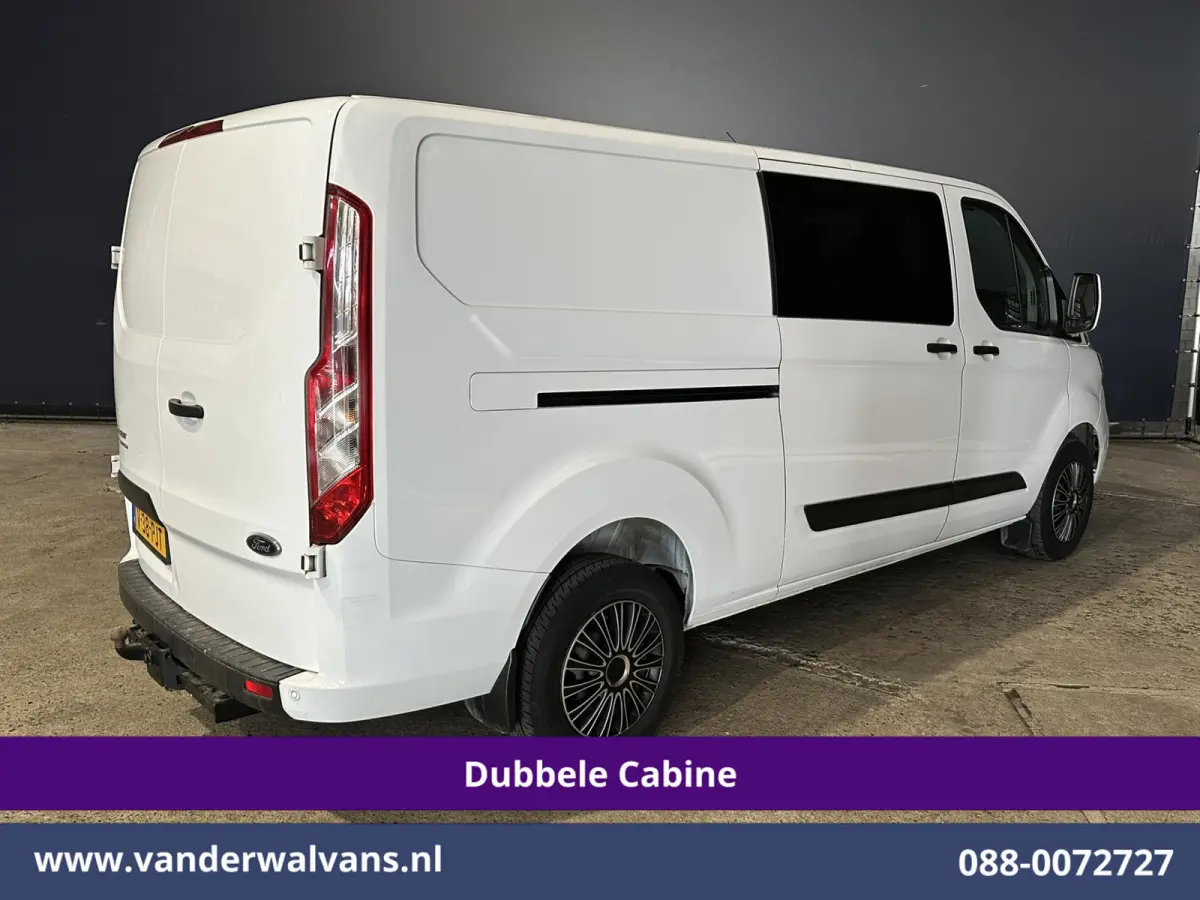 2.0 TDCI 130pk L2H1 Dubbele Cabine Euro6 Airco | 6-Zits | LED | Cruisecontrol | Trekhaak Parkeersensoren, Verwarmde voorruit