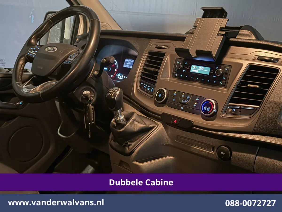 2.0 TDCI 130pk L2H1 Dubbele Cabine Euro6 Airco | 6-Zits | LED | Cruisecontrol | Trekhaak Parkeersensoren, Verwarmde voorruit