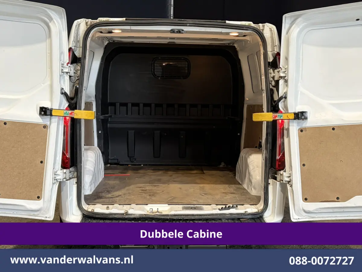 2.0 TDCI 130pk L2H1 Dubbele Cabine Euro6 Airco | 6-Zits | LED | Cruisecontrol | Trekhaak Parkeersensoren, Verwarmde voorruit