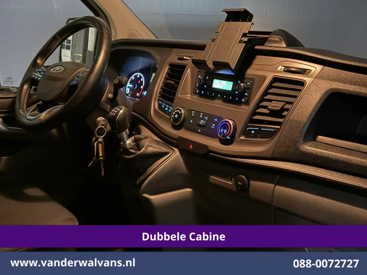 2.0 TDCI 130pk L2H1 Dubbele Cabine Euro6 Airco | 6-Zits | LED | Cruisecontrol | Trekhaak Parkeersensoren, Verwarmde voorruit