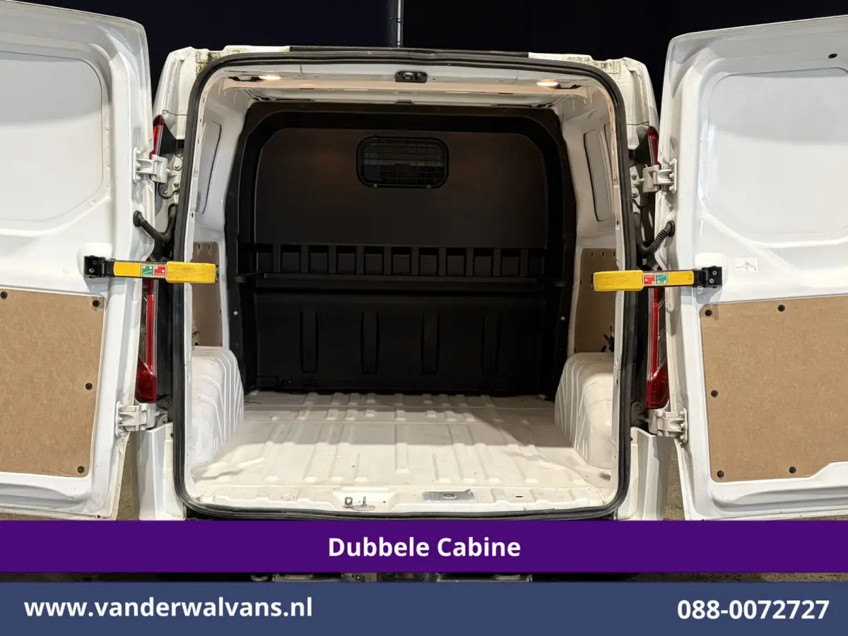 2.0 TDCI 130pk L2H1 Dubbele Cabine Euro6 Airco | 6-Zits | LED | Cruisecontrol | Trekhaak Parkeersensoren, Verwarmde voorruit