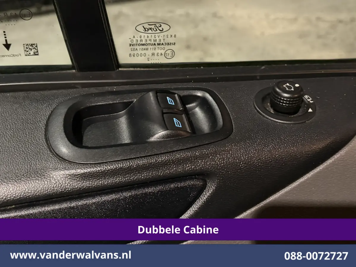 2.0 TDCI 130pk L2H1 Dubbele Cabine Euro6 Airco | 6-Zits | LED | Cruisecontrol | Trekhaak Parkeersensoren, Verwarmde voorruit