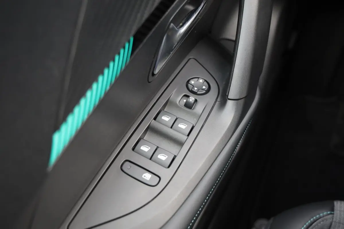 1.2 PureTech Allure|Cruise control|Apple carplay/Android auto|Navi|