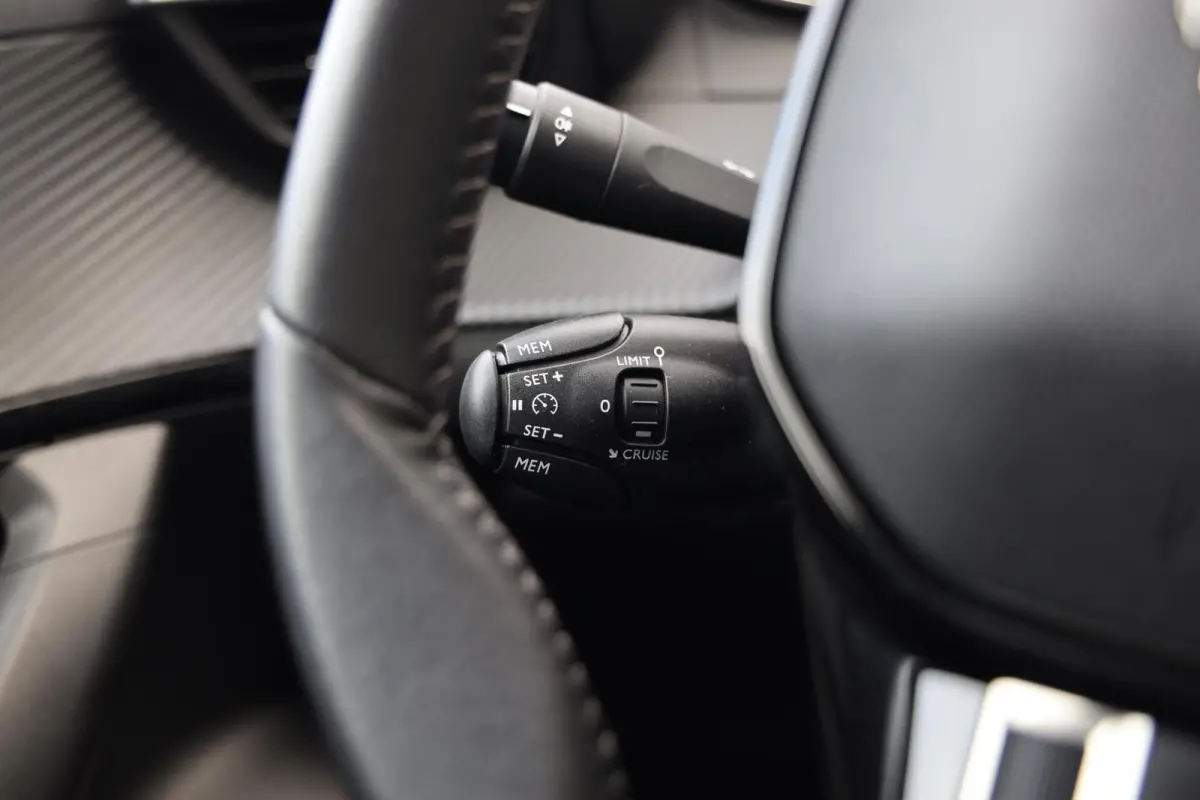 1.2 PureTech Allure|Cruise control|Apple carplay/Android auto|Navi|