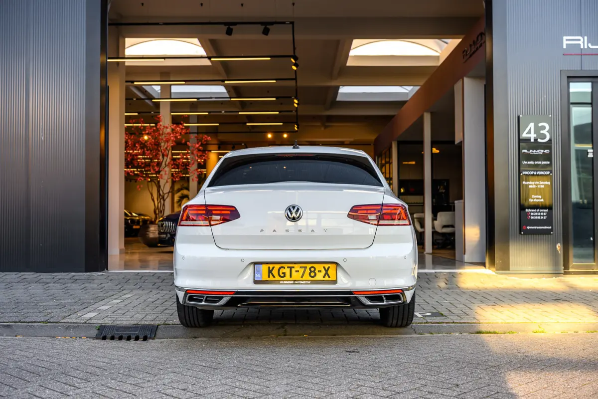 1.5 TSI R-Line|Camera|Acc|Lane-Assist|Keyless-Entry|