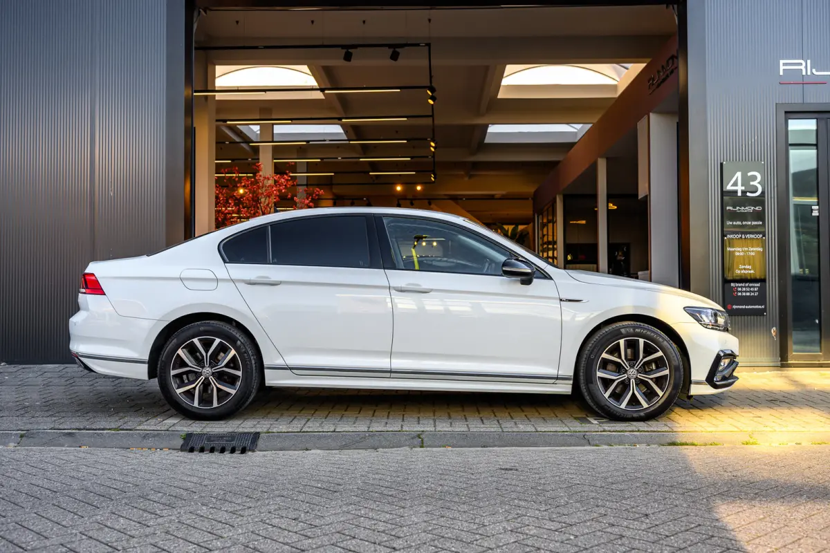1.5 TSI R-Line|Camera|Acc|Lane-Assist|Keyless-Entry|