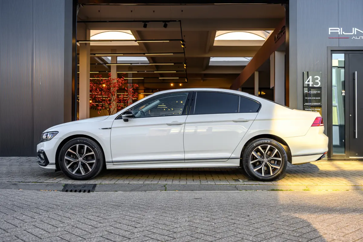 1.5 TSI R-Line|Camera|Acc|Lane-Assist|Keyless-Entry|