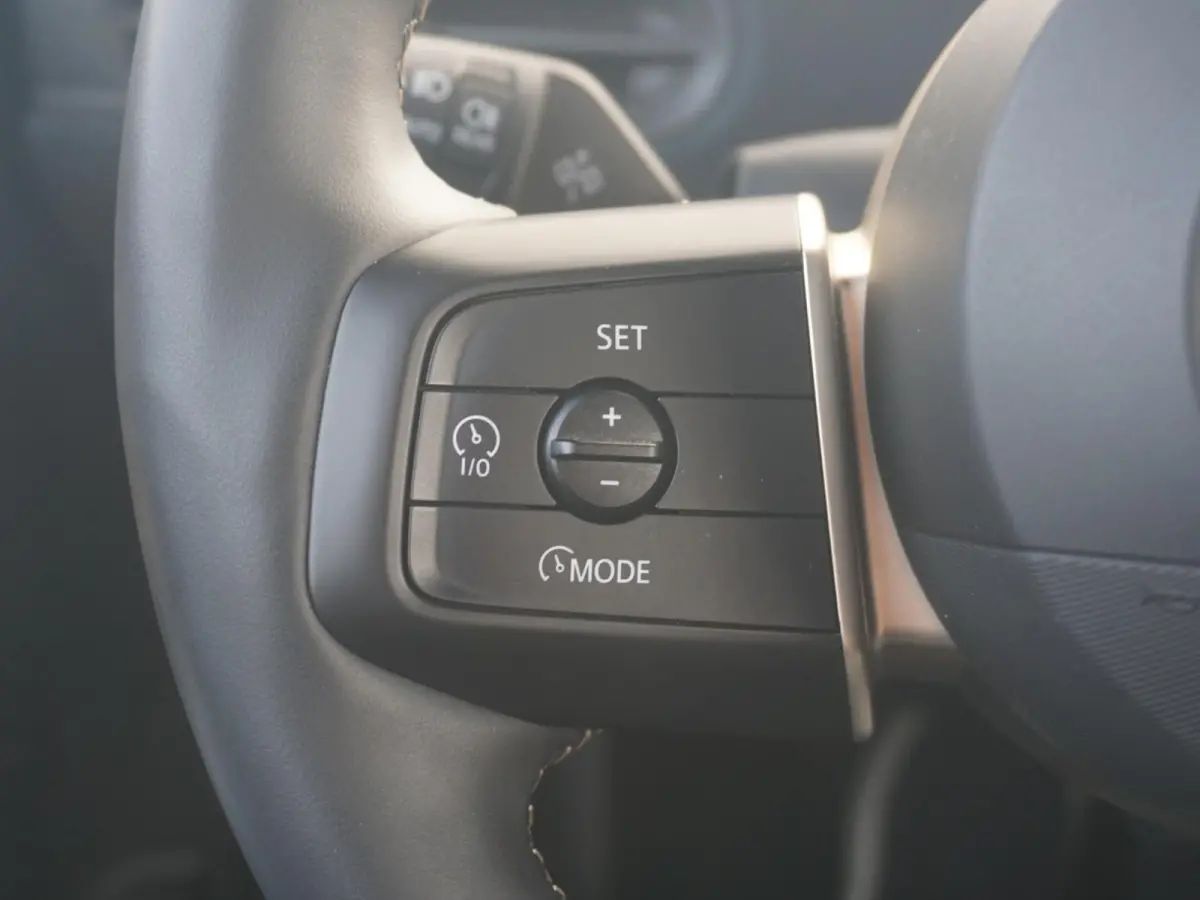 C | Classic Uitvoering | Pakket L | Harman Kardon | Stoel & Stuurverwarming | Driving Assistant Plus | Parking Assistant Plus | Head Up Display
