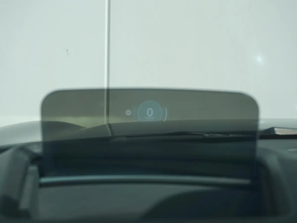 C | Classic Uitvoering | Pakket L | Harman Kardon | Stoel & Stuurverwarming | Driving Assistant Plus | Parking Assistant Plus | Head Up Display