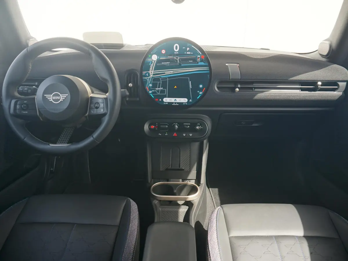 C | Classic Uitvoering | Pakket L | Harman Kardon | Stoel & Stuurverwarming | Driving Assistant Plus | Parking Assistant Plus | Head Up Display