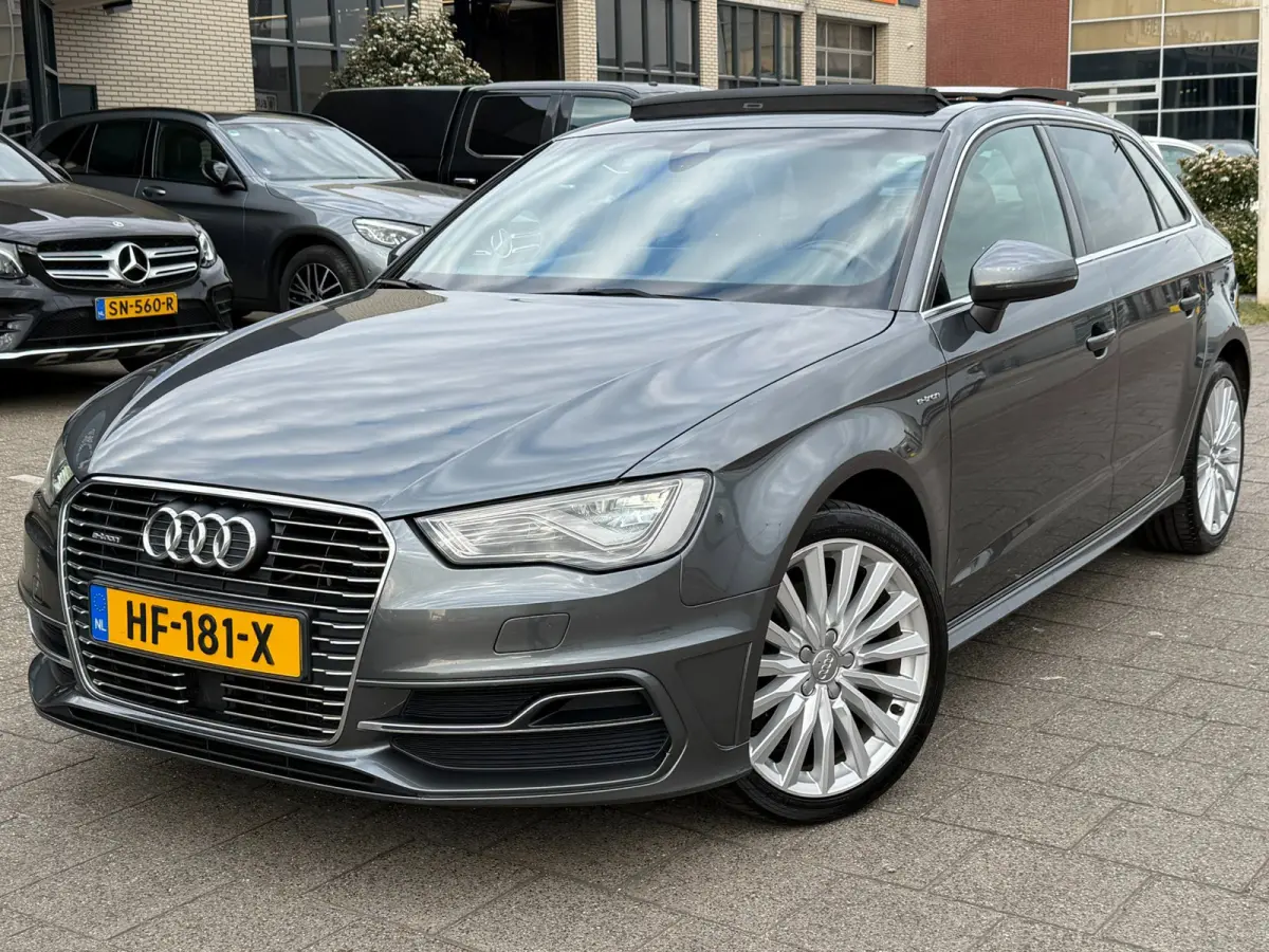 1.4 e-tron PHEV Ambition Pro Line plus l PANO